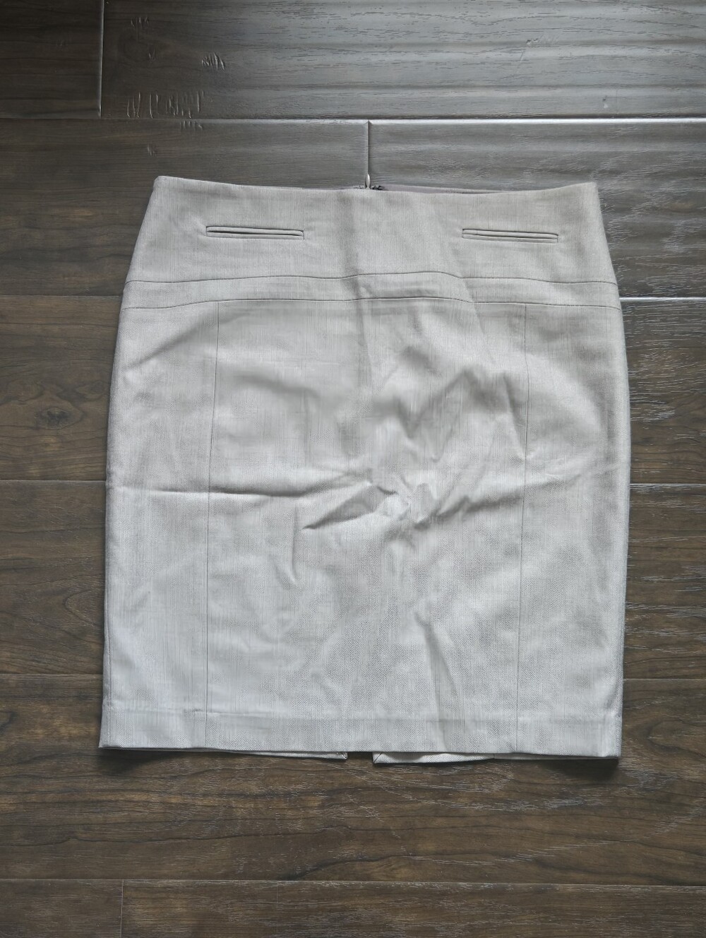 NWOT EXPRESS Light Gray Pencil Skirt Size 4 Business Casual